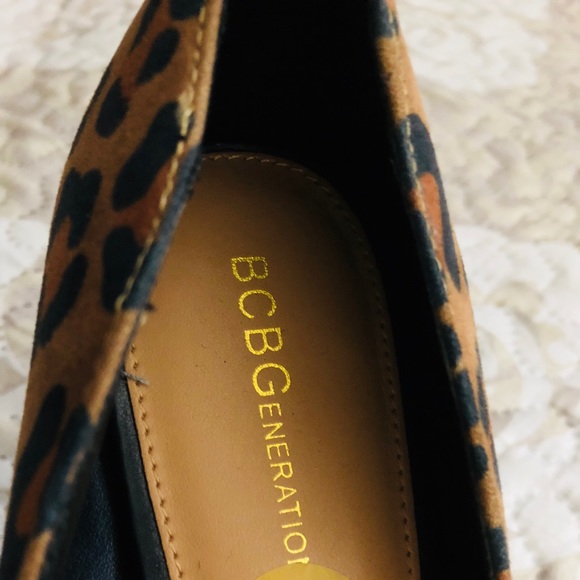 Sueded Animal print pumps - Picture 8 of 8
